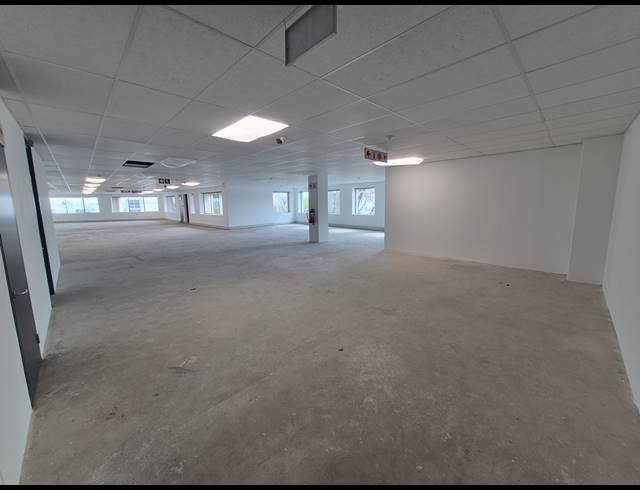 584M² OFFICE TO LET IN WOODMEAD